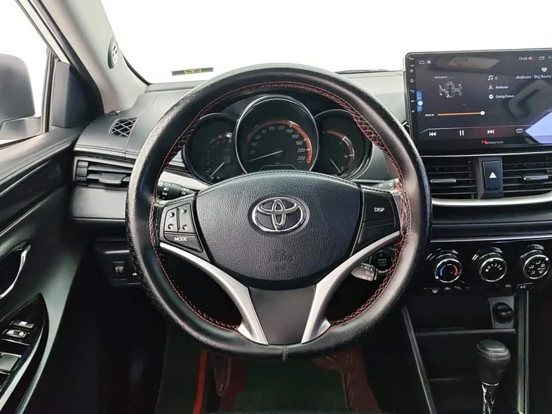 Toyota Yaris L — фото 15