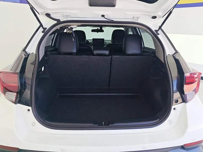 Toyota Yaris L — фото 4