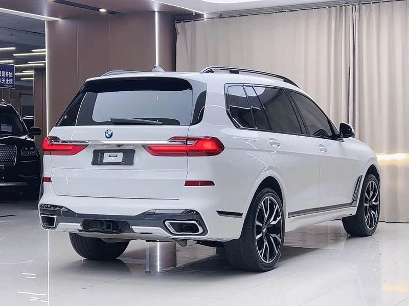 BMW X7 — фото 19