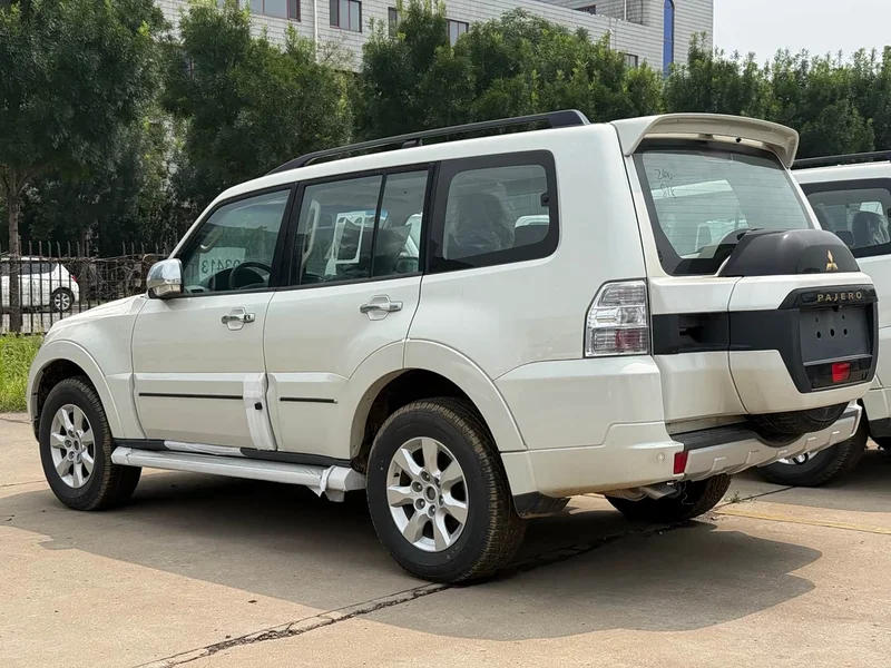 Mitsubishi Pajero (Imported) — фото 5