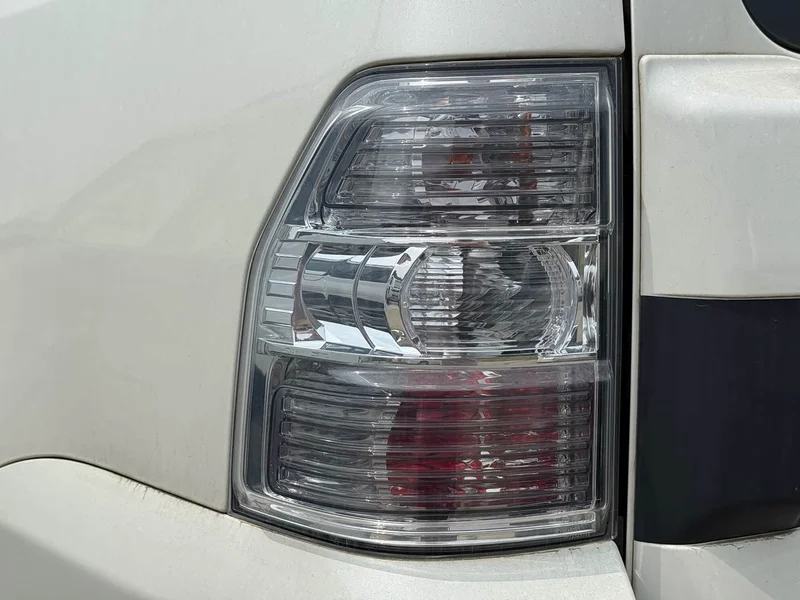 Mitsubishi Pajero (Imported) — фото 10