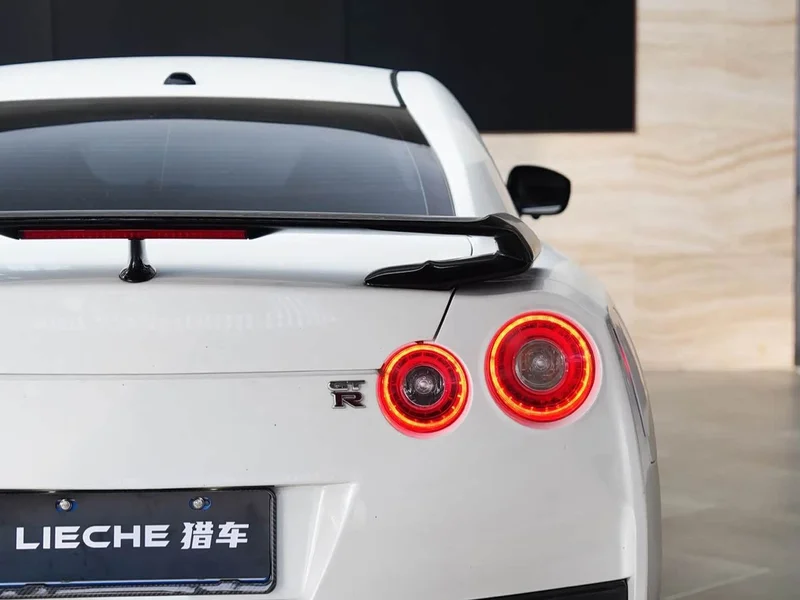 Nissan GT-R — фото 13