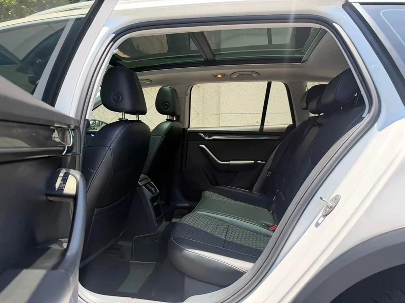 Volkswagen Octavia — фото 7