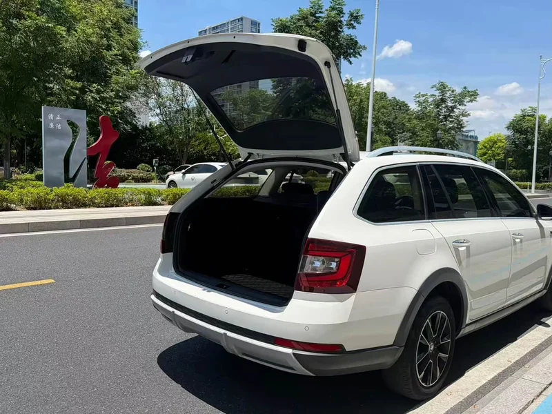 Volkswagen Octavia — фото 8