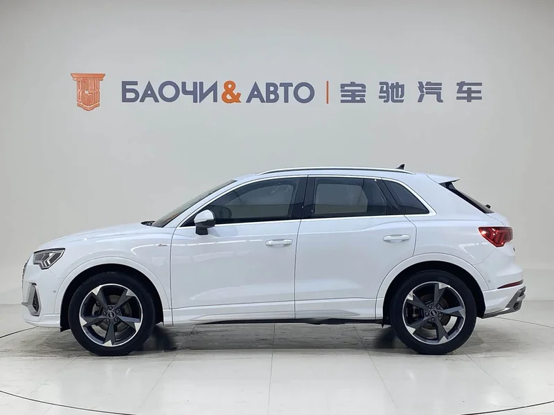 Audi Q3 — фото 19