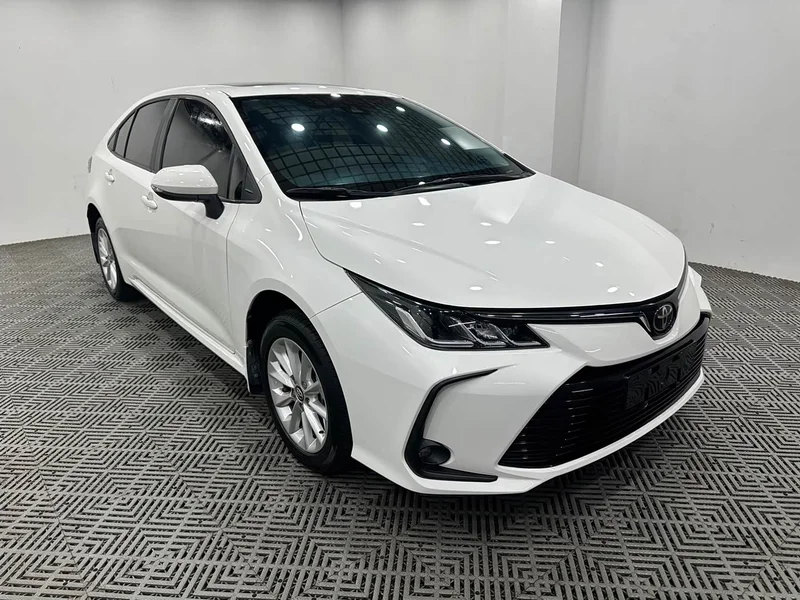 Toyota Corolla — фото 1