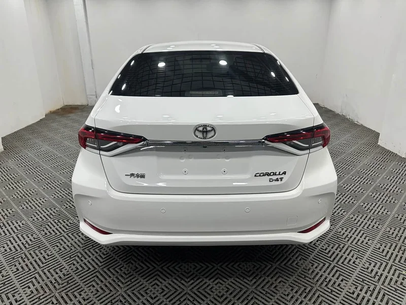 Toyota Corolla — фото 8