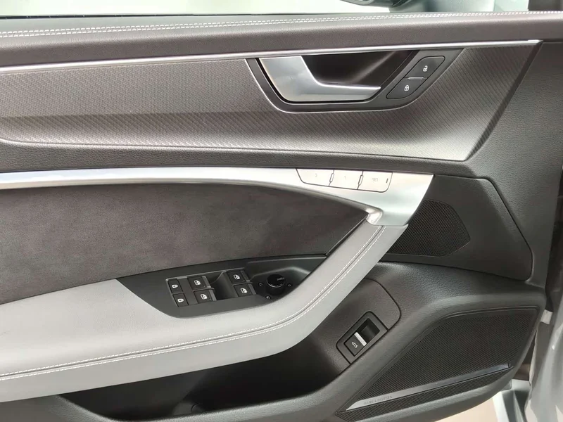 Audi A7L — фото 13