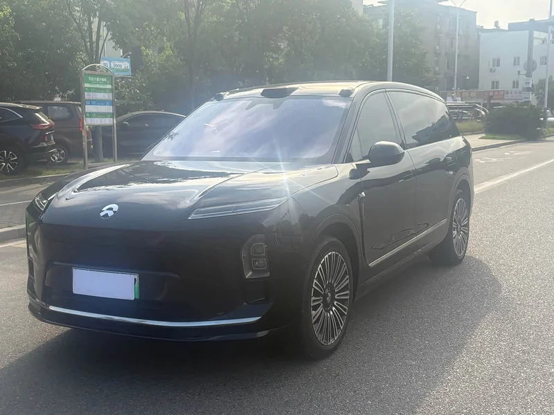 NIO ES8