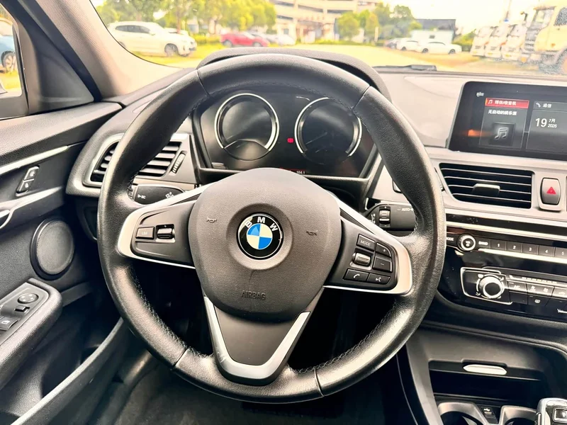 BMW 1-Series — фото 11