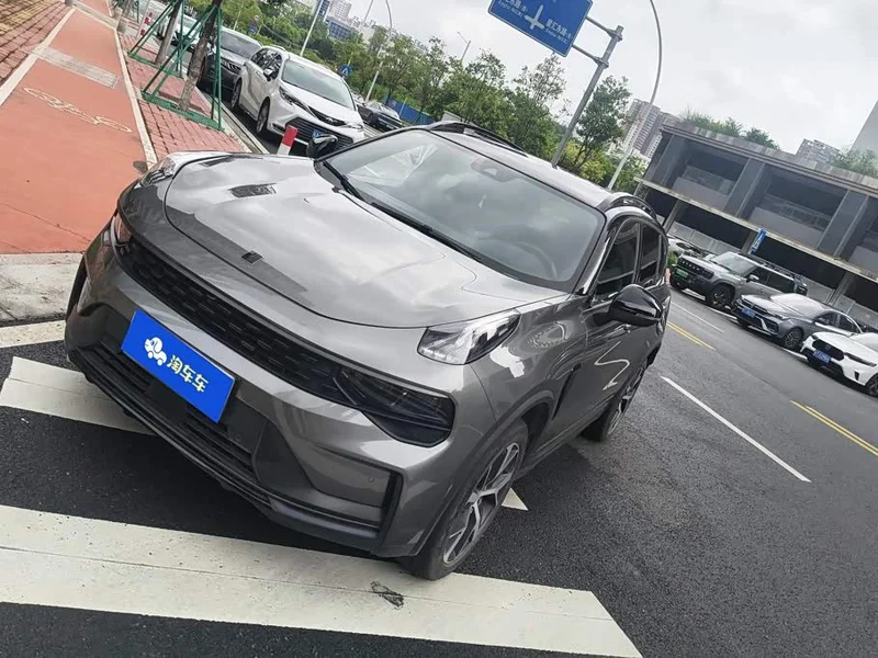Lynk & Co 01