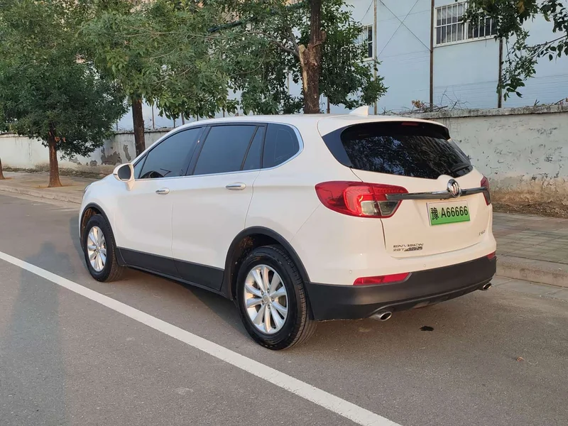 Buick Envision Plus — фото 8