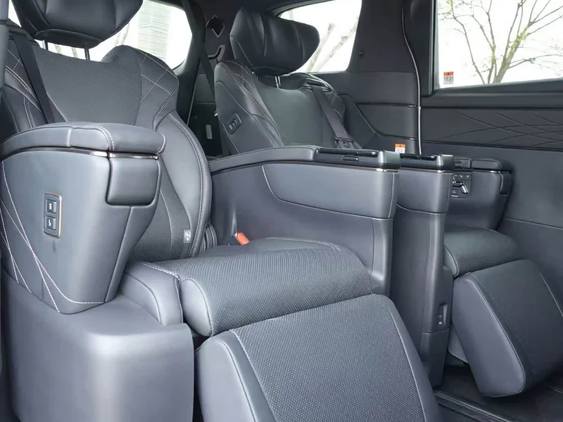 Toyota Alphard — фото 5