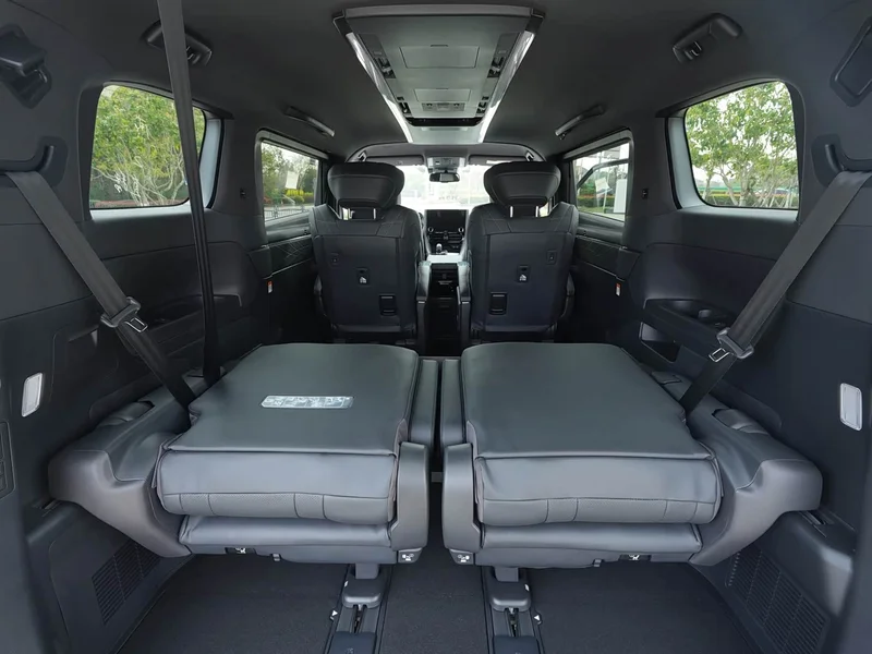 Toyota Alphard — фото 8