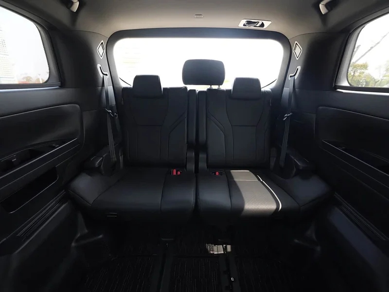 Toyota Alphard — фото 10