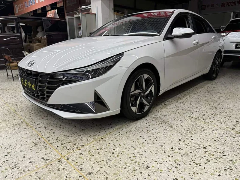 Hyundai Elantra