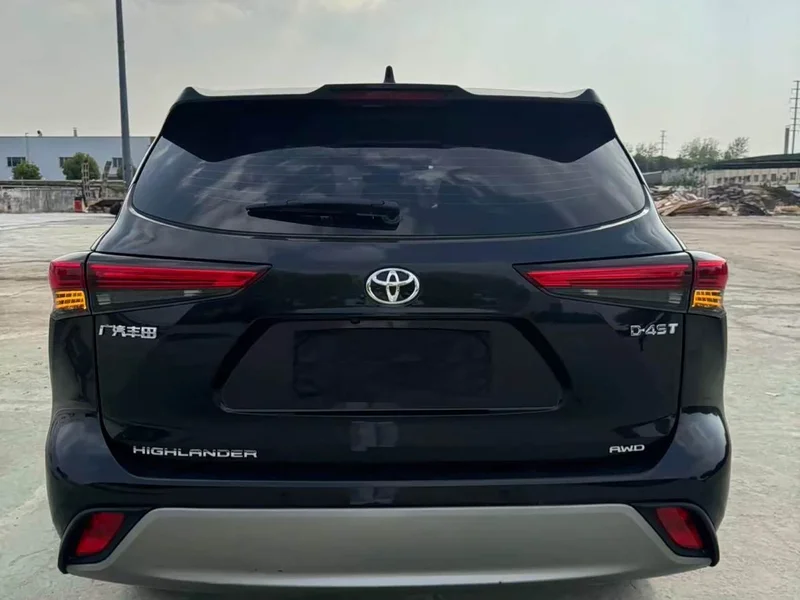Toyota Highlander — фото 8