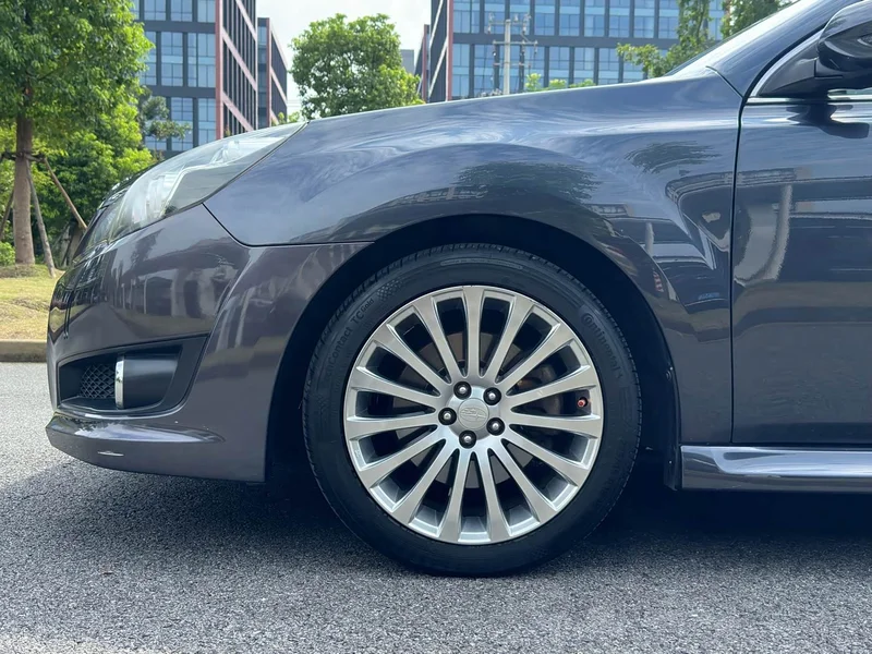 Subaru Legacy — фото 11