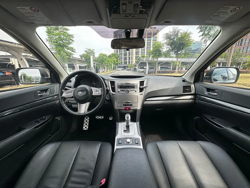 Subaru Legacy — фото 12