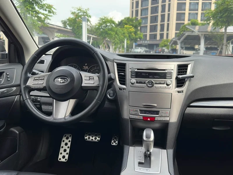 Subaru Legacy — фото 17