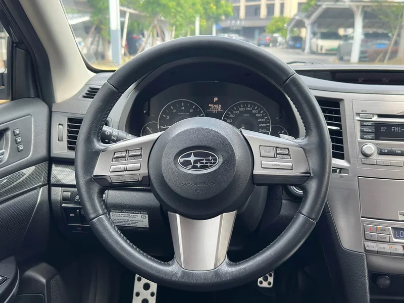 Subaru Legacy — фото 18