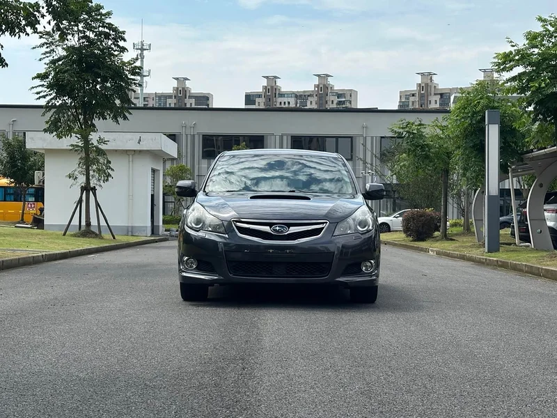 Subaru Legacy — фото 2