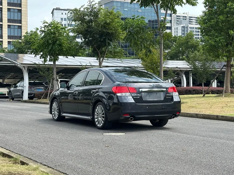 Subaru Legacy — фото 6