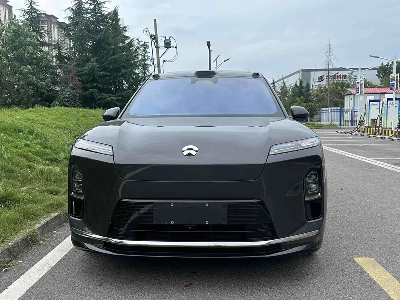 NIO ES8