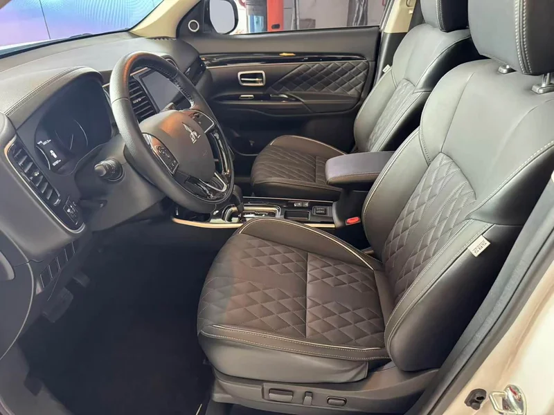 Mitsubishi Outlander — фото 14