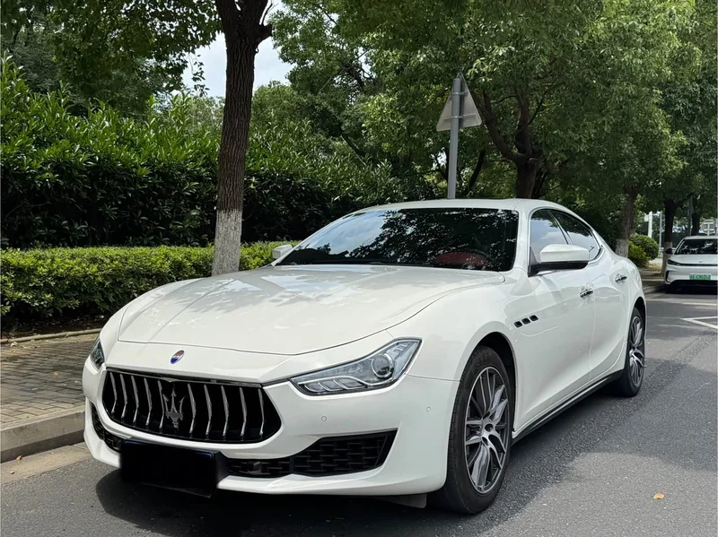 Maserati Ghibli — фото 1