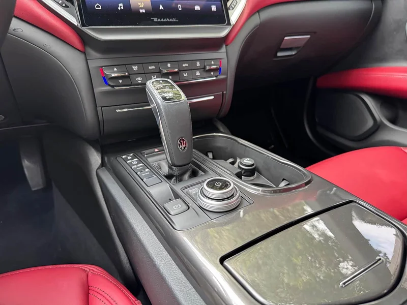 Maserati Ghibli — фото 12