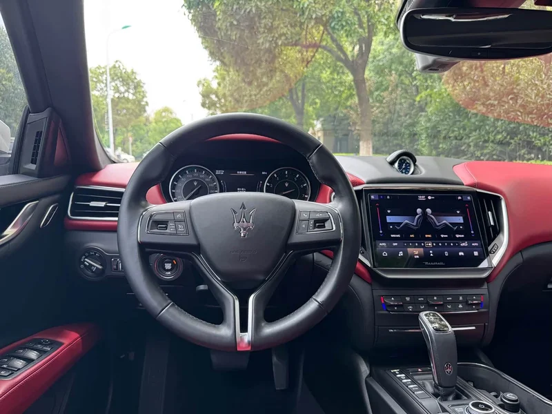 Maserati Ghibli — фото 14