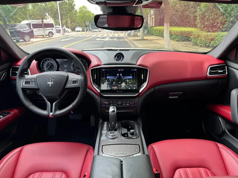 Maserati Ghibli — фото 15
