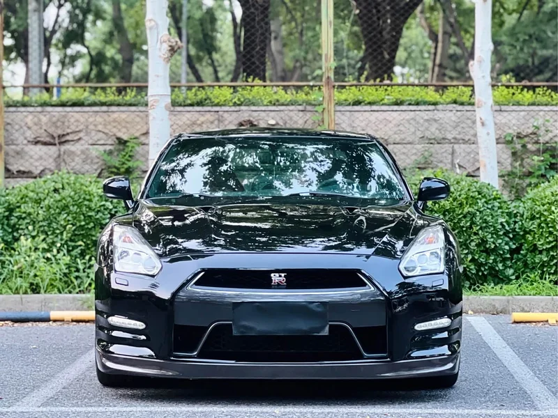 Nissan GT-R — фото 2