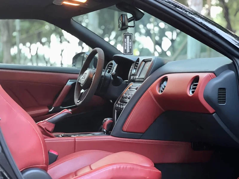 Nissan GT-R — фото 8