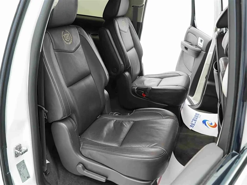 Cadillac Escalade — фото 16