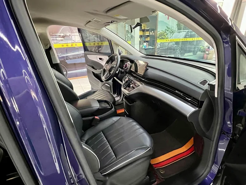 Roewe iMAX8 — фото 15