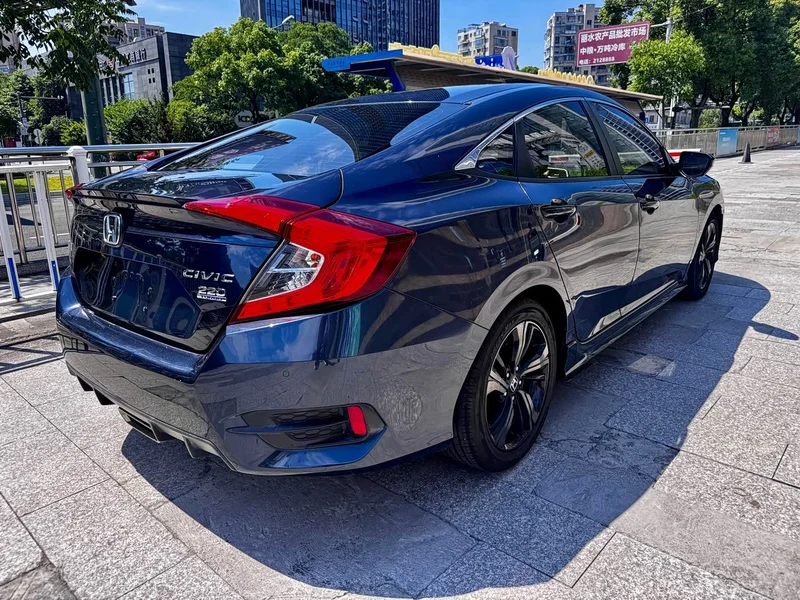 Honda Civic — фото 10