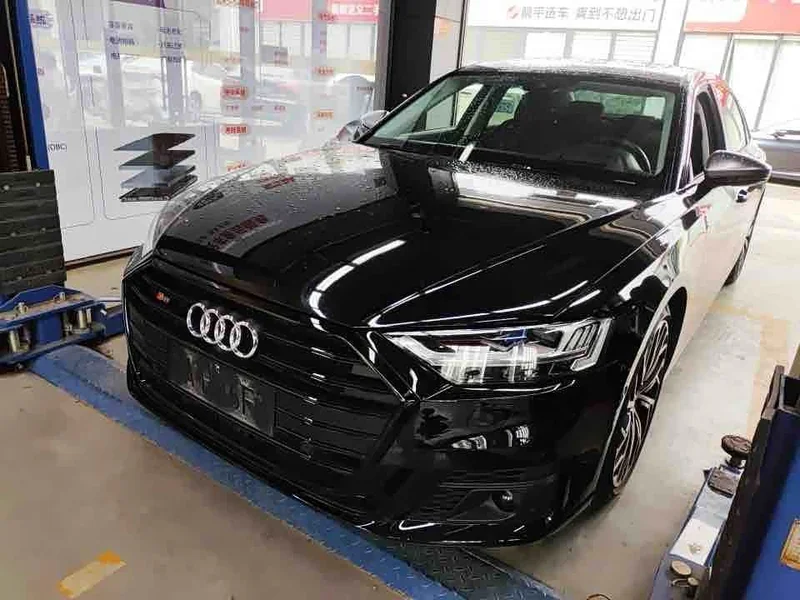 Audi S8