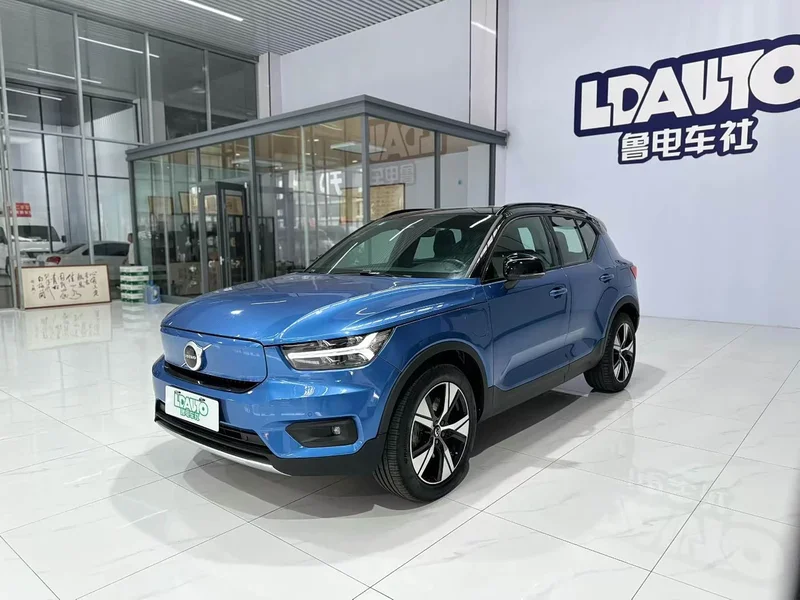 Volvo XC40 New Energy — фото 1