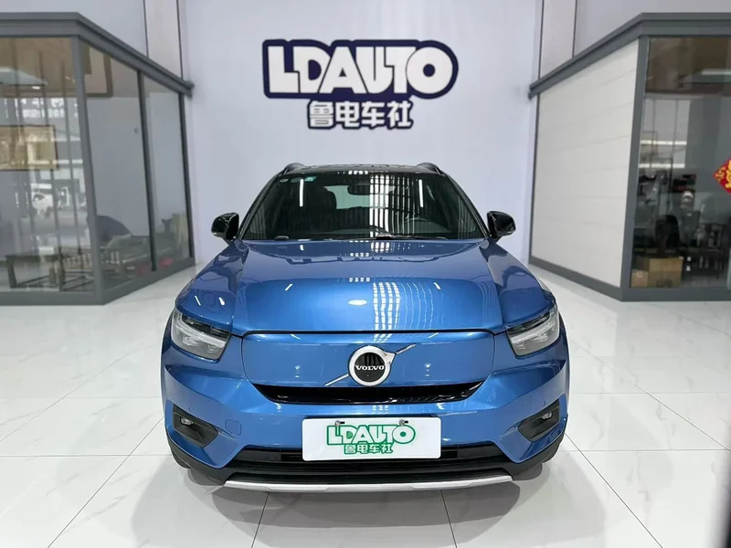 Volvo XC40 New Energy — фото 2