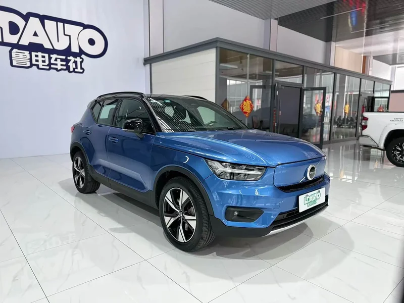 Volvo XC40 New Energy — фото 3