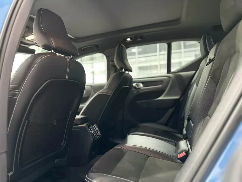 Volvo XC40 New Energy — фото 6