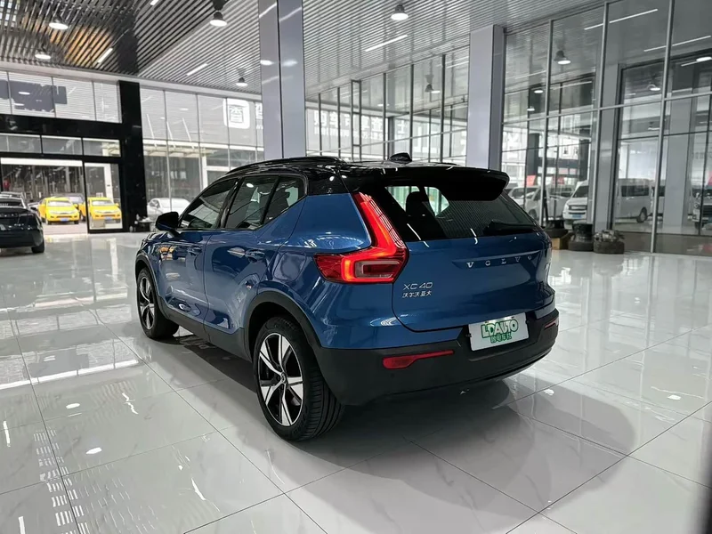 Volvo XC40 New Energy — фото 7