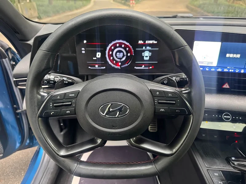 Hyundai Elantra — фото 15