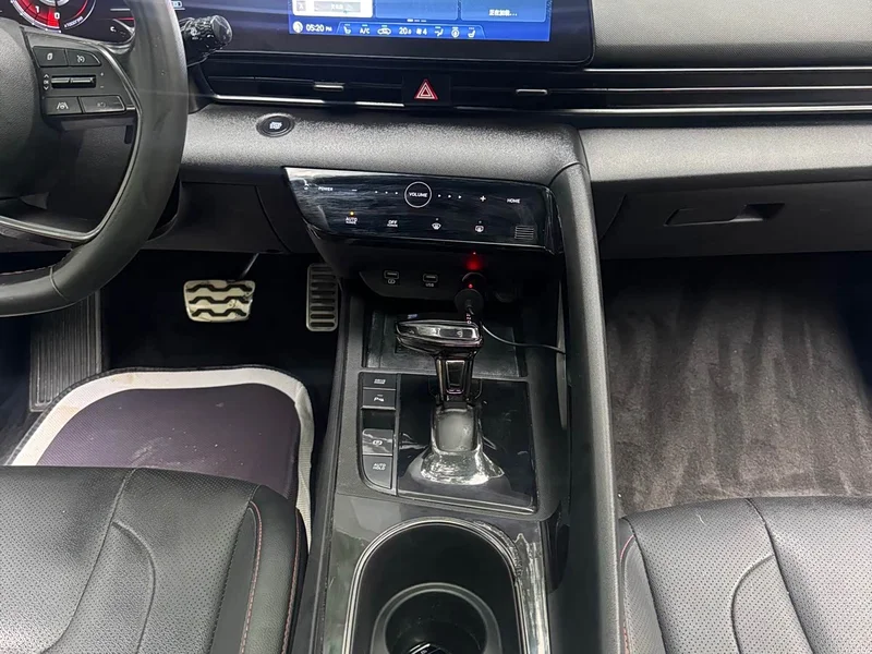 Hyundai Elantra — фото 16