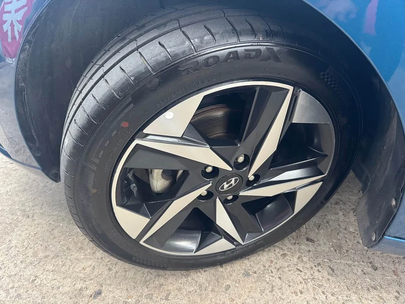 Hyundai Elantra — фото 19