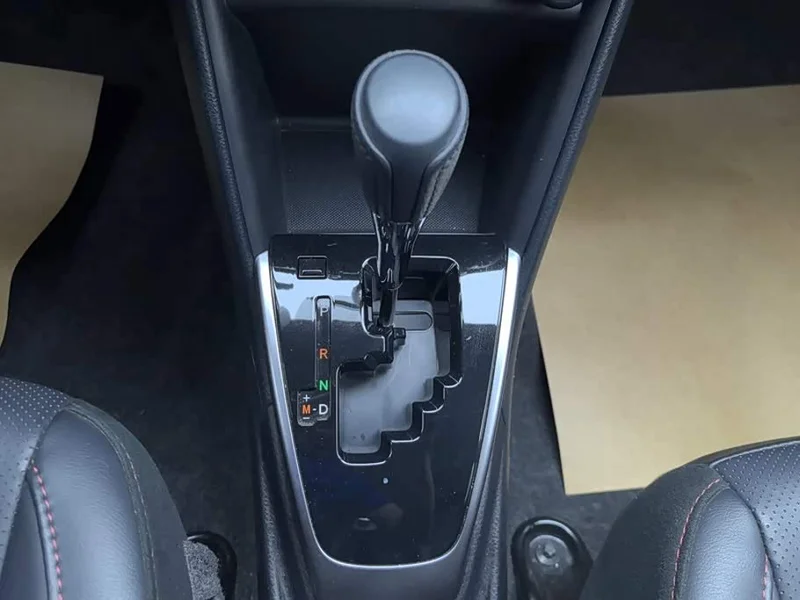 Toyota Yaris L — фото 16