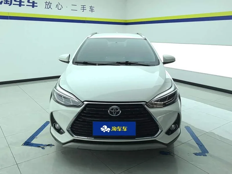 Toyota Yaris L — фото 2