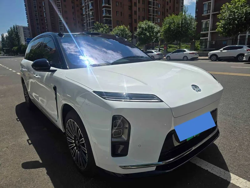 NIO ES8